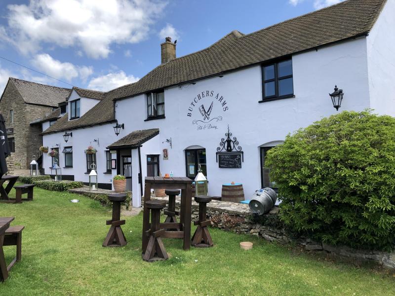 Butcher's Arms, Oakridge Lynch