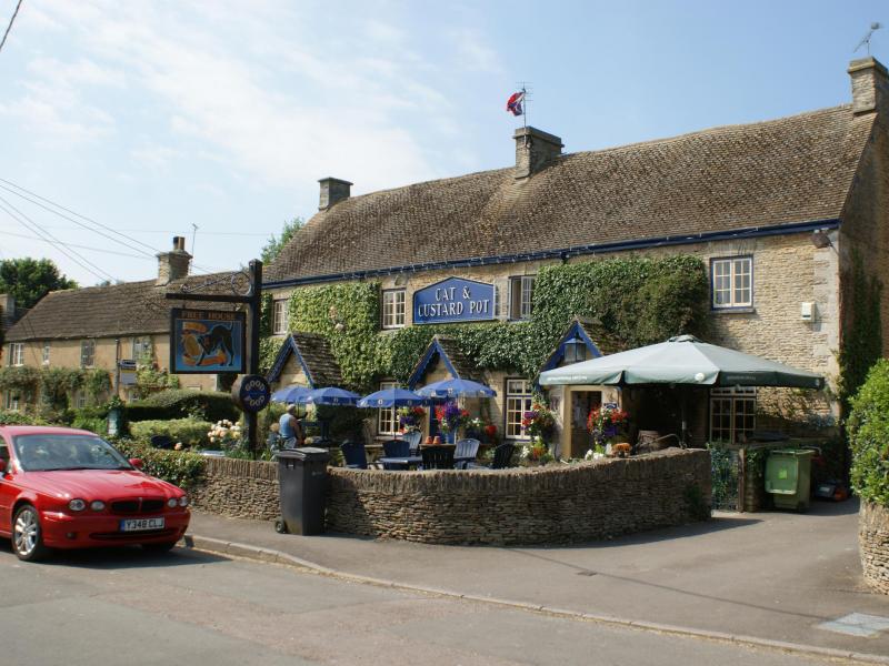 Cat & Custard Pot, Shipton Moyne