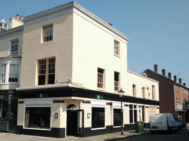 Tropic Bar, Southampton •