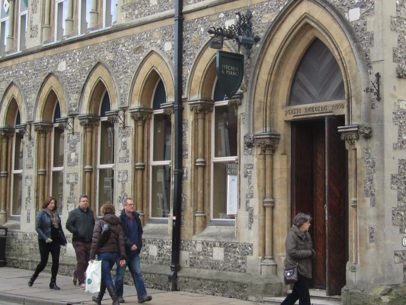 Broadway, Winchester