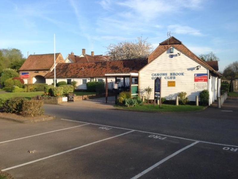 Canons Brook Golf Club, Harlow •