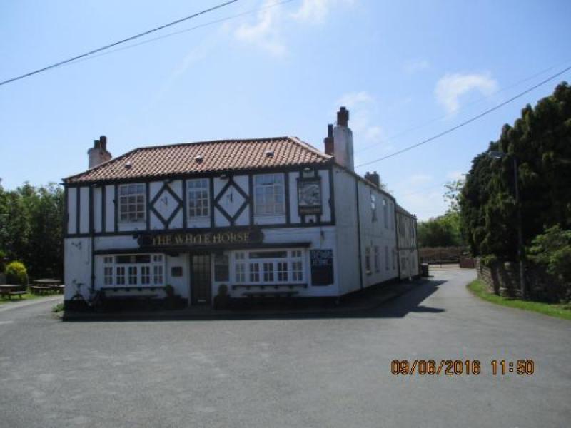 White Horse, Easington •