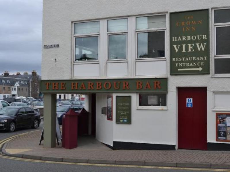 Crown Inn Harbour Bar Stornoway Whatpub Com