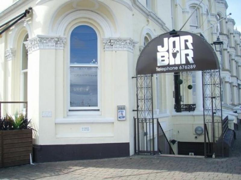 JAR BAR, Douglas •