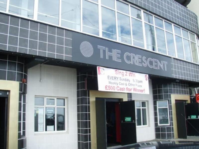 Crescent, Douglas •