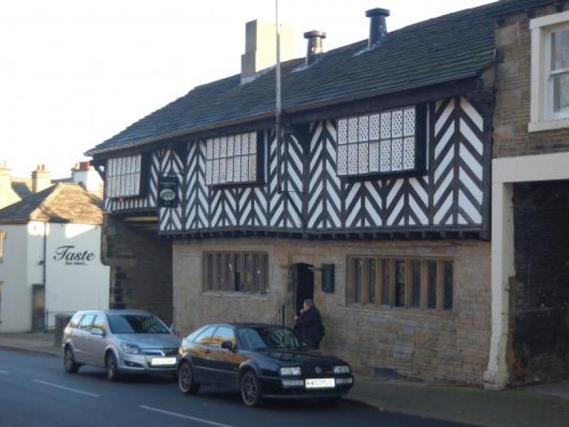 Almondbury Conservative Club, Almondbury