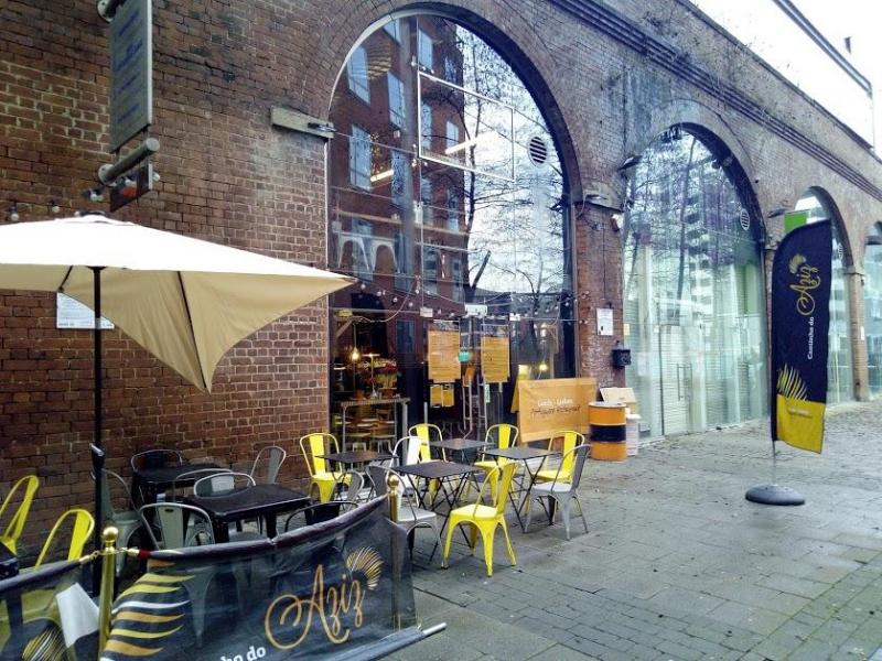 Cantinho do Aziz, Leeds