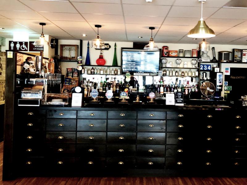 Pharmacie Arms, Syston •