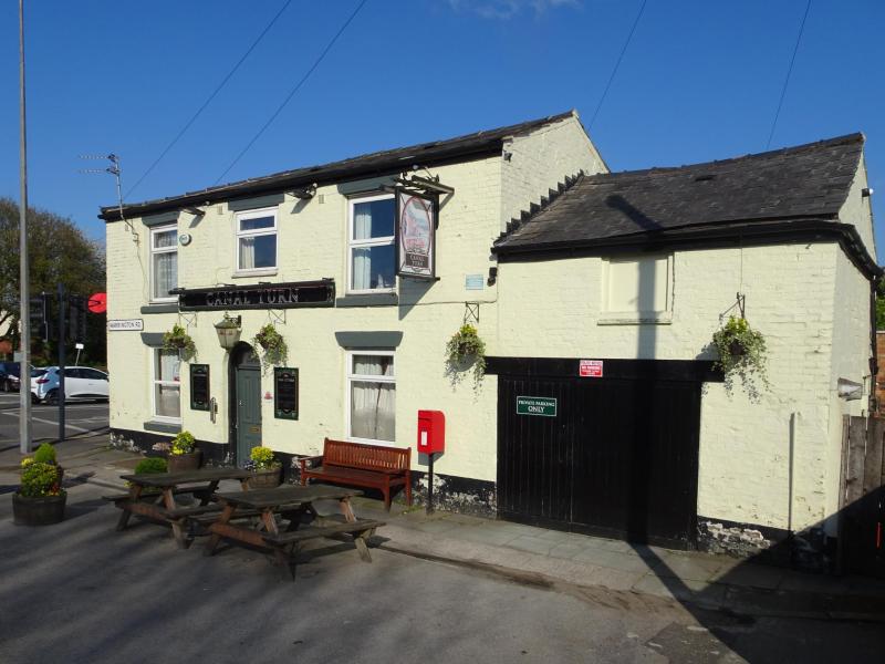 Canal Turn, Leigh