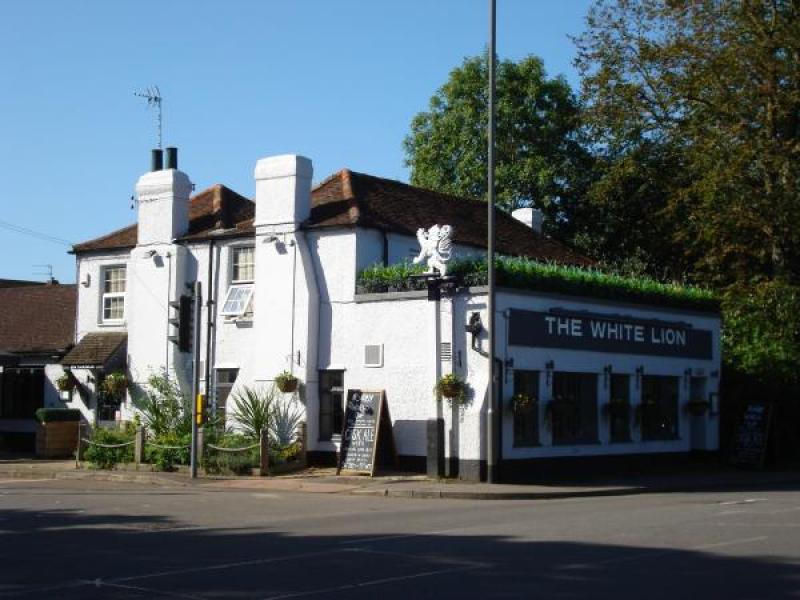 White Lion, Little Chalfont •