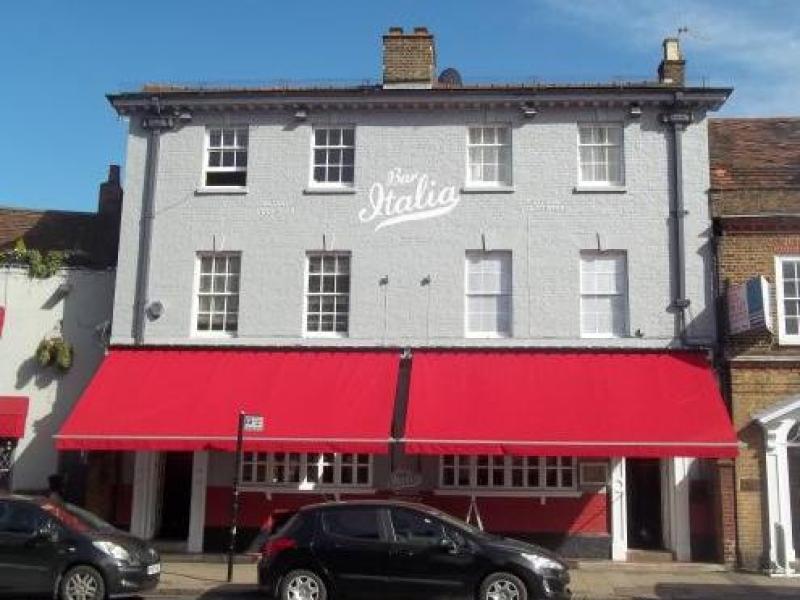 Bar Italia, Uxbridge