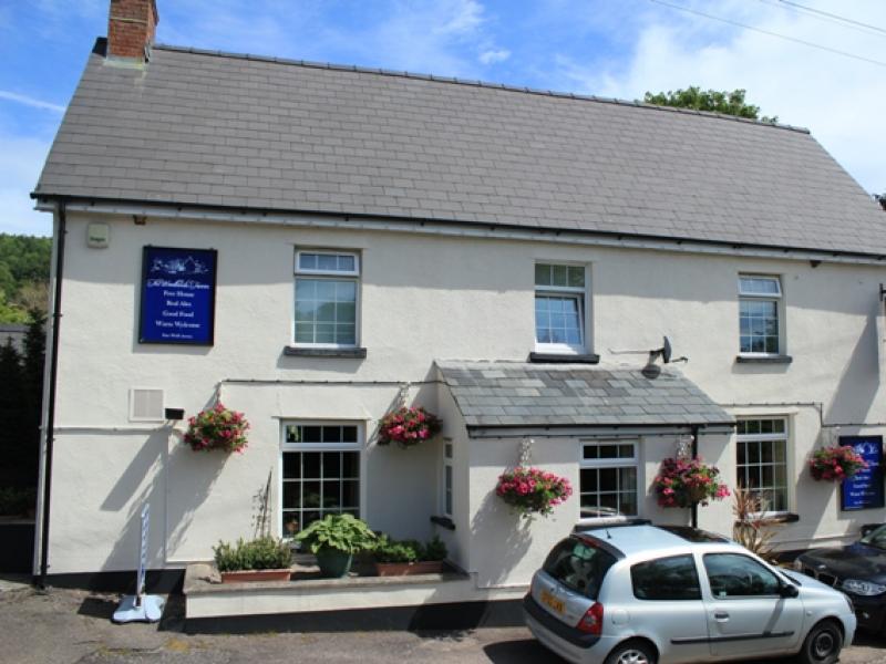 Woodlands Tavern, Llanvair Discoed •