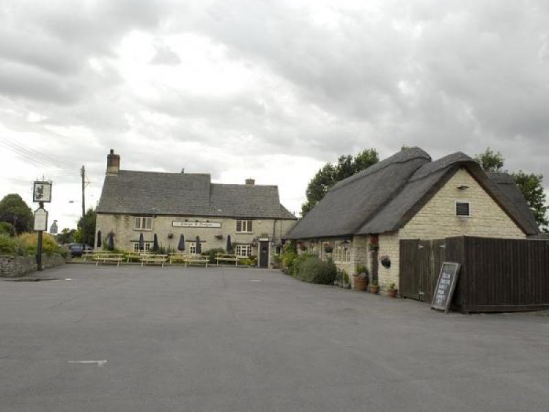 & Dragon, Long Hanborough •