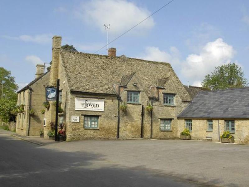 Swan Inn, AscottunderWychwood • Swan Inn, AscottunderWychwood •