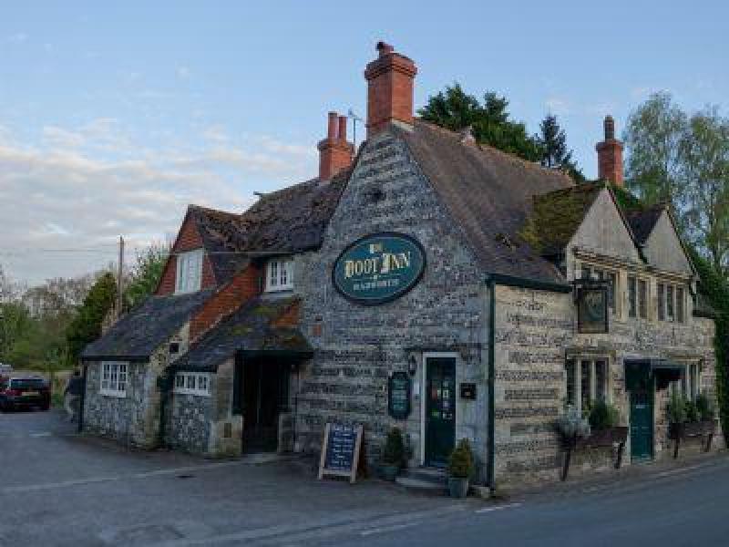 Boot, Berwick St James