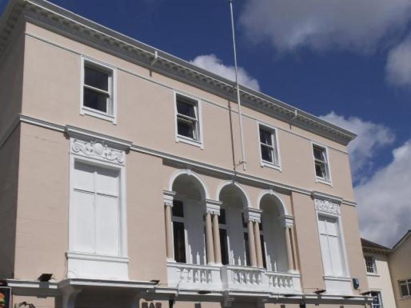 Bar 7, Newton Abbot