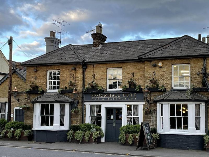 Broomhall Hutt, Sunningdale