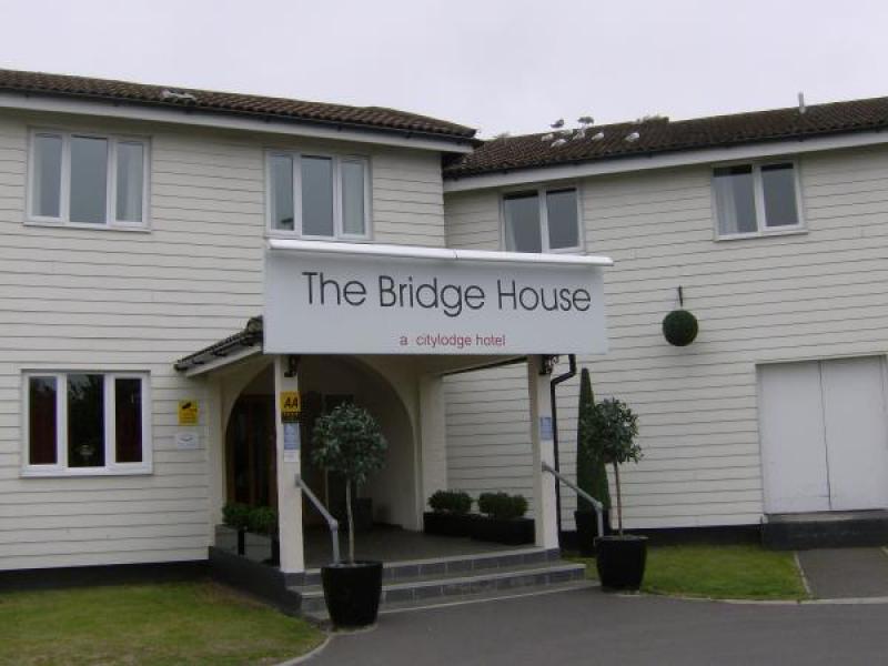 Bridge House, Longham