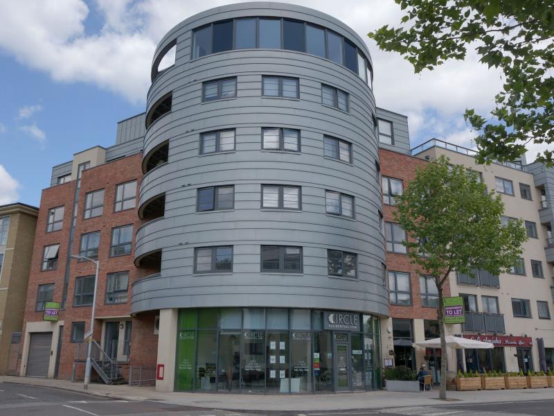 Final Furlong, London •