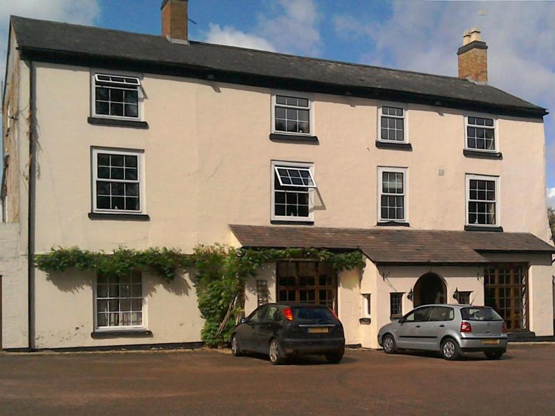 Caffeine & Machine, Ettington