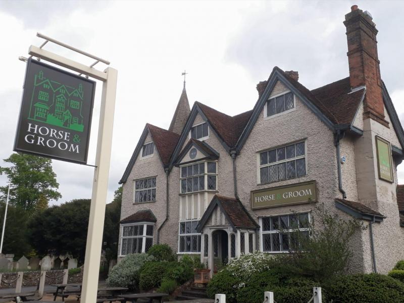 Horse & Groom, Merrow •