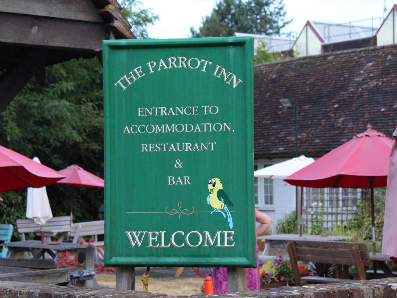 Parrot Inn, Shalford •