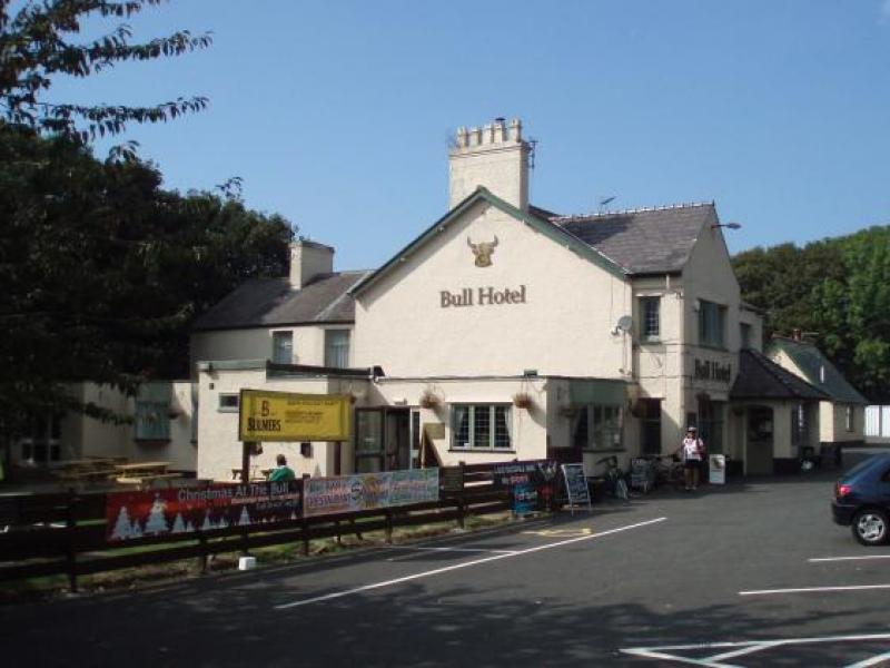 Bull Hotel, Valley