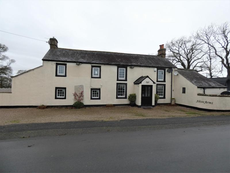 Aikton Arms, Aikton