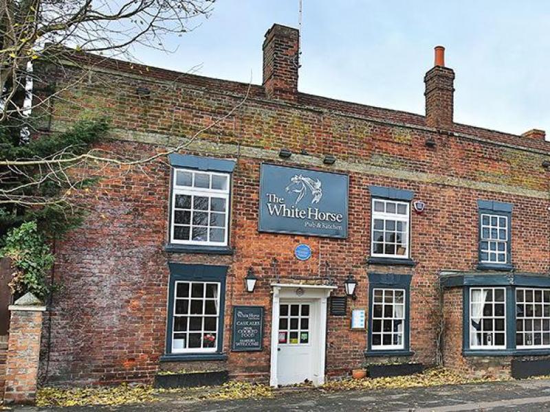 White Horse, Eaton Socon •