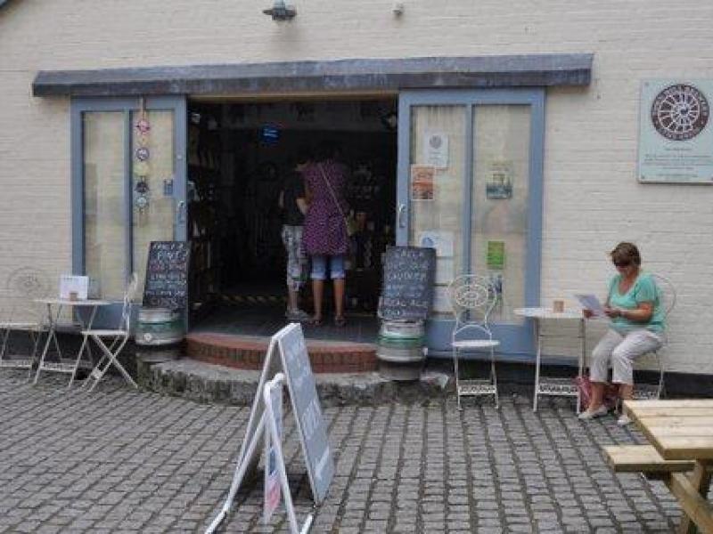 Lyme Regis Brewery Tap, Lyme Regis •