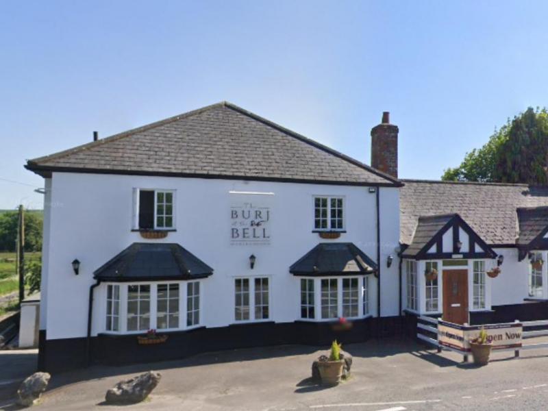 Burj at The Bell, West Overton