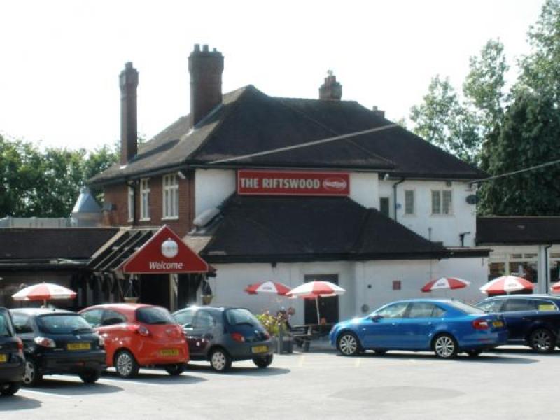 Book a table at The Riftswood in Tamworth