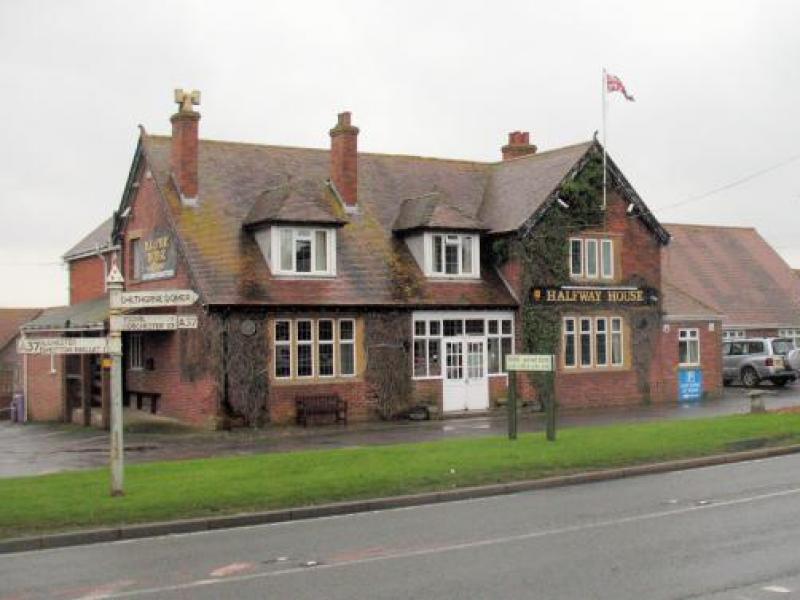 Halfway House Hotel, Chilthorne Domer •