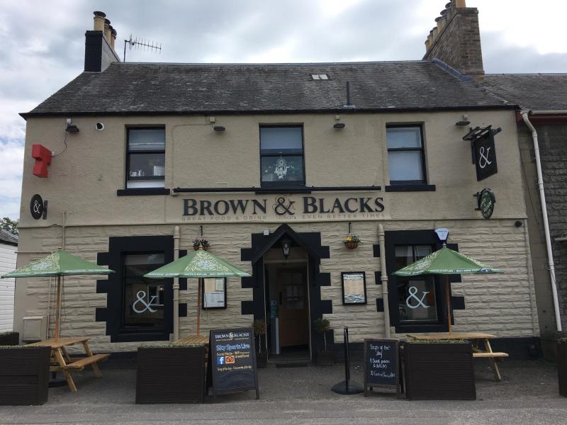 Brown & Blacks, Scone