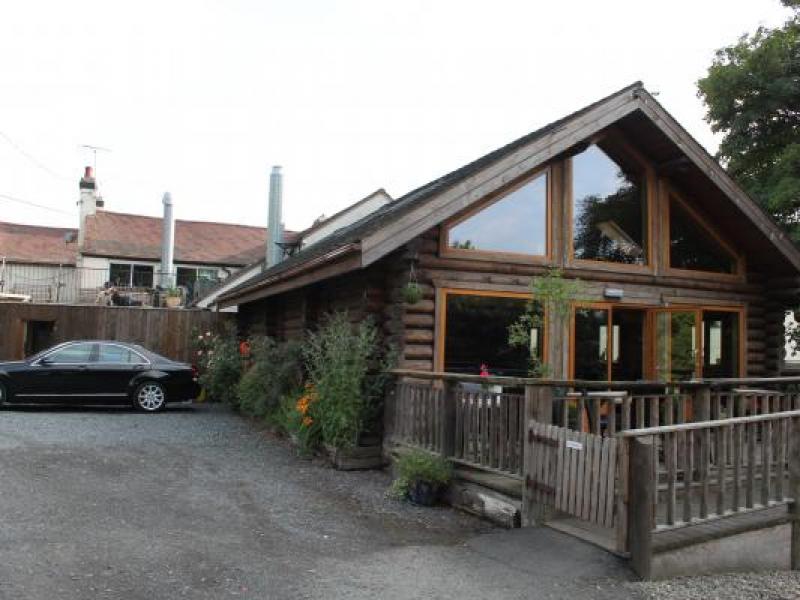 Compasses, Telford •