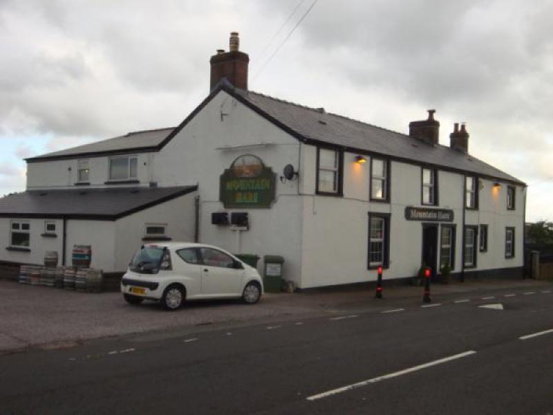 Mountain Hare, Brynnau Gwynion •