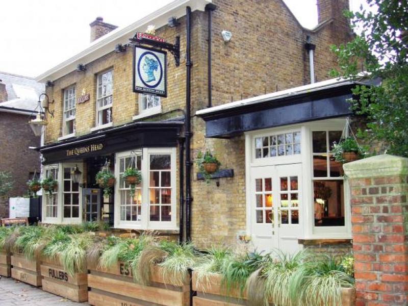 Queens Head, Hammersmith •