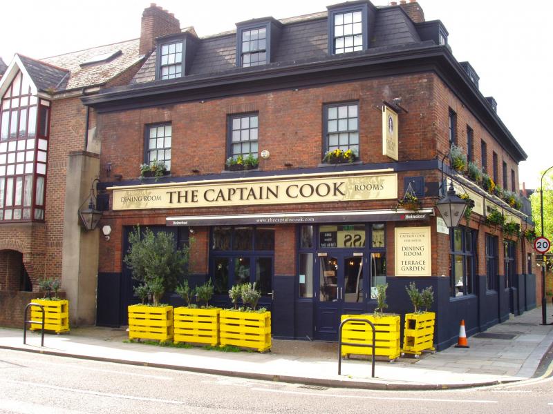 Captain Cook, Fulham