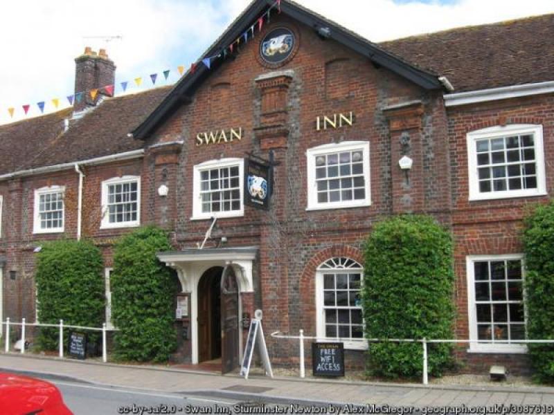 Swan Inn, Sturminster Newton • Swan Inn, Sturminster Newton •